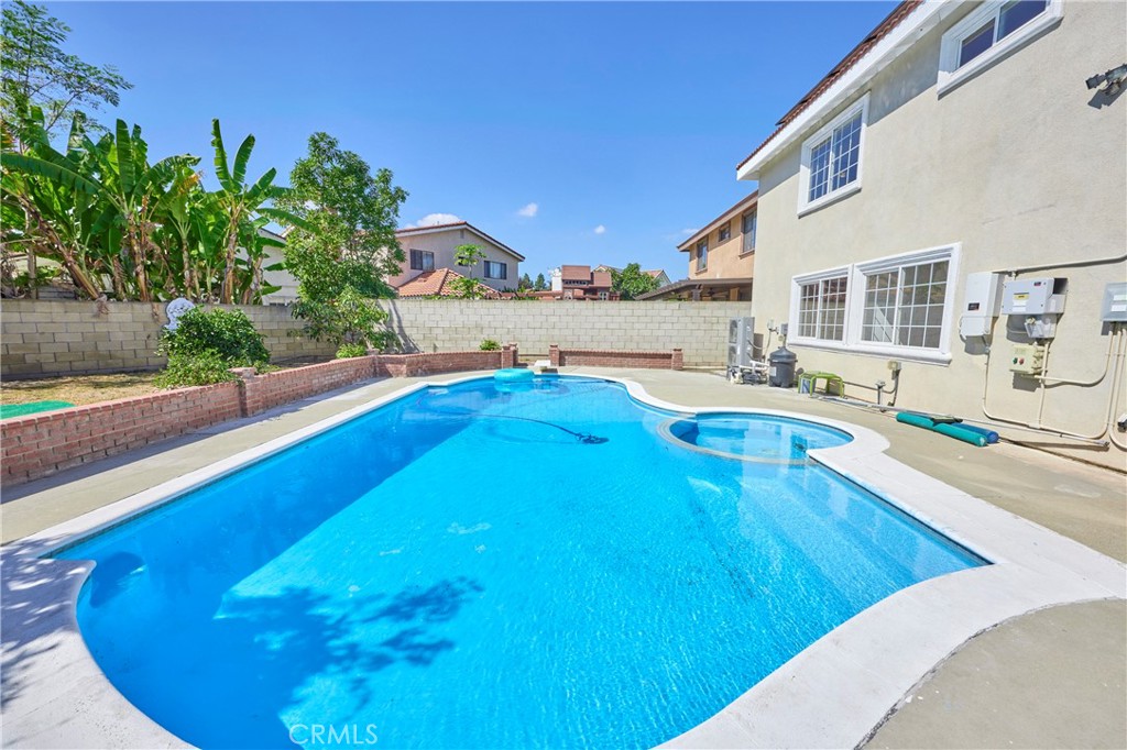 MLS #OC25272364 image #47