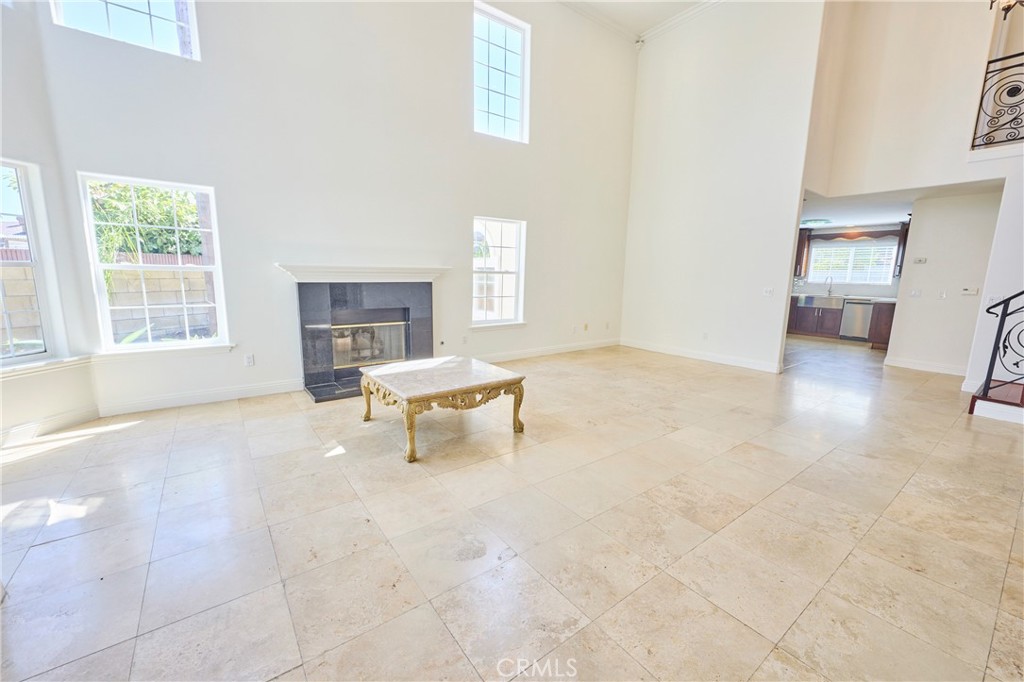 MLS #OC25272364 image #5