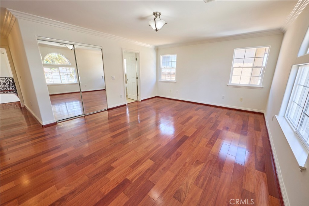 MLS #OC25272364 image #9