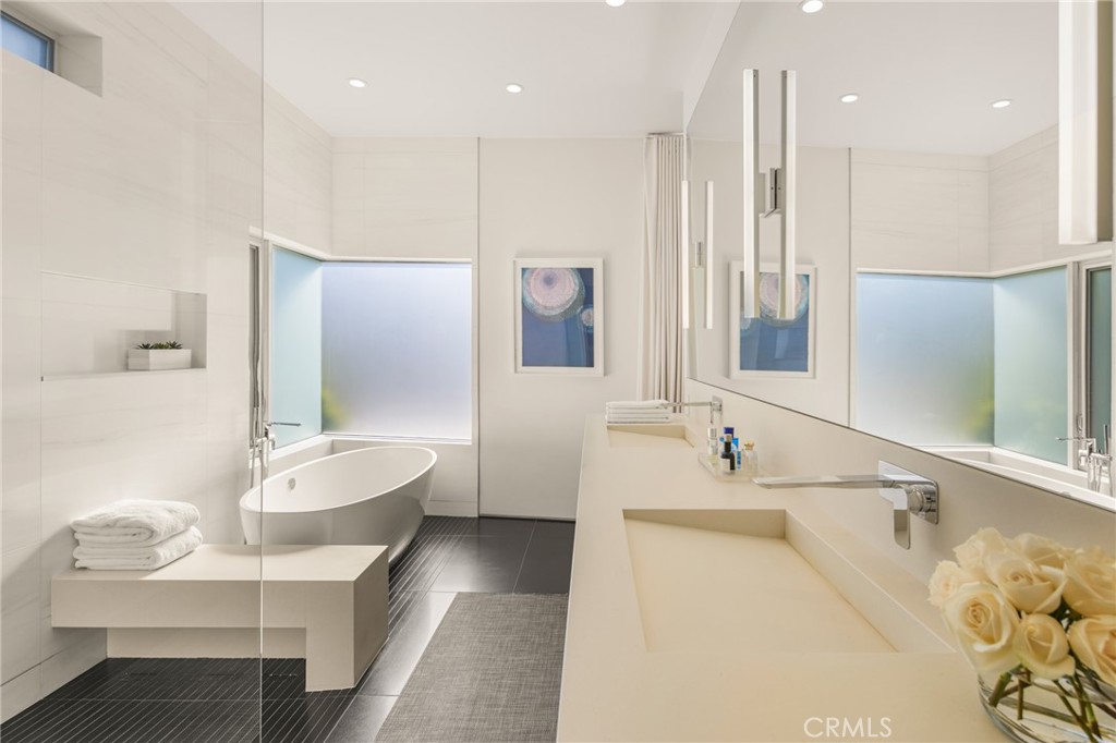 MLS #OC25272385 image #34