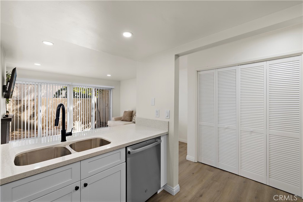 MLS #OC25272386 image #3