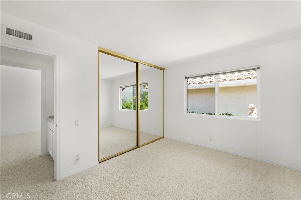 MLS #OC25272387 image #13