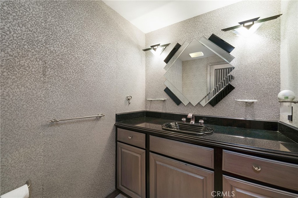 MLS #OC25272387 image #9