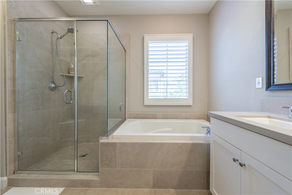 MLS #OC25272411 image #15