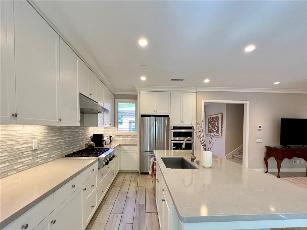 MLS #OC25272411 image #5