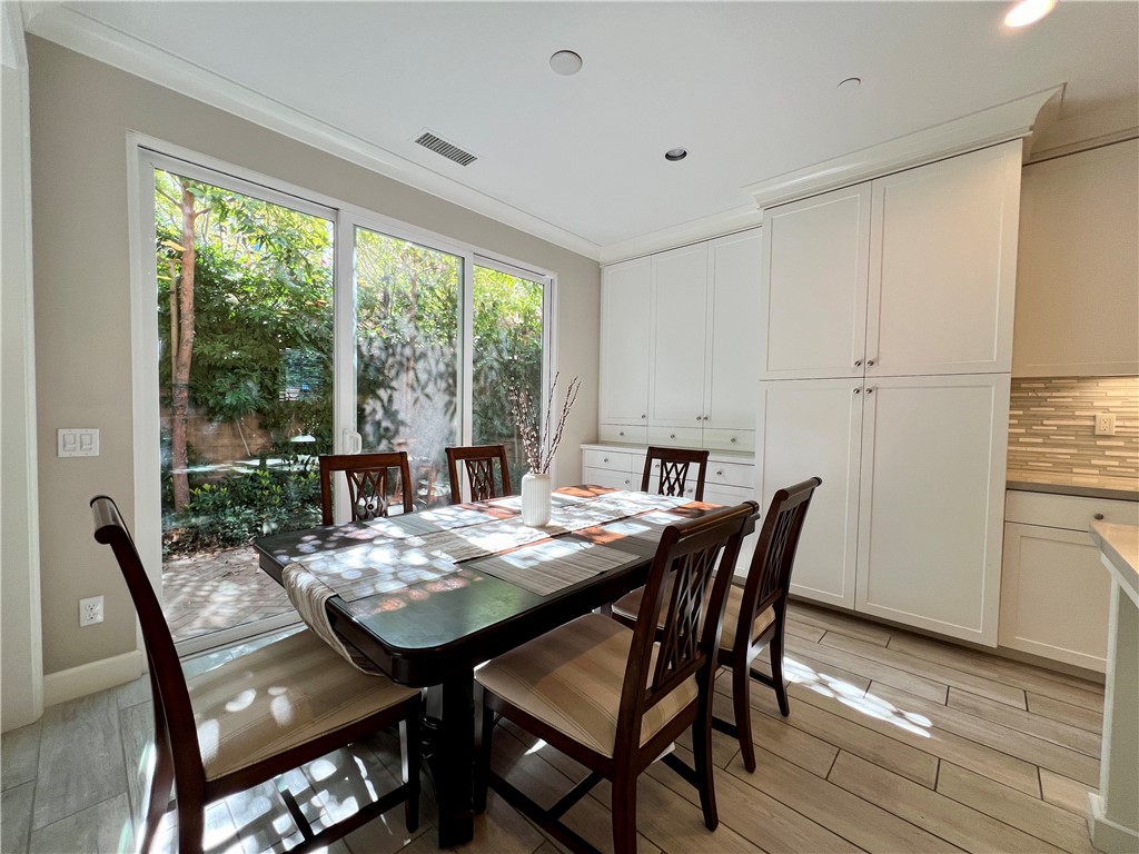 MLS #OC25272411 image #8