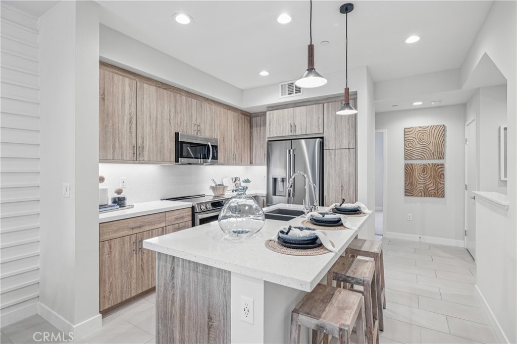 MLS #OC25272412 image #2