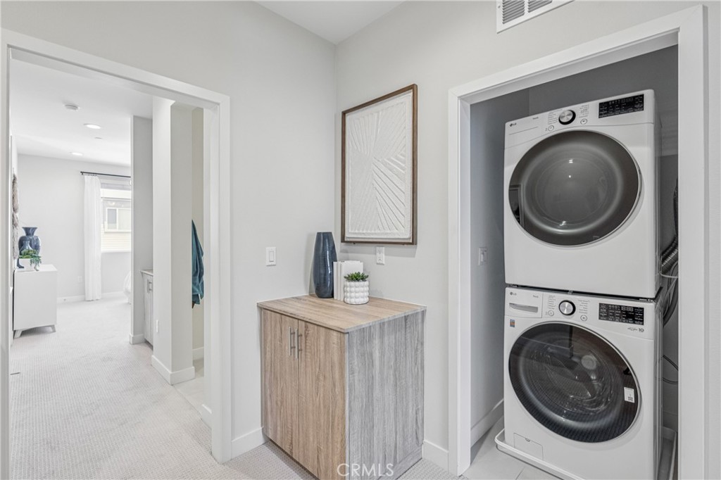 MLS #OC25272412 image #4