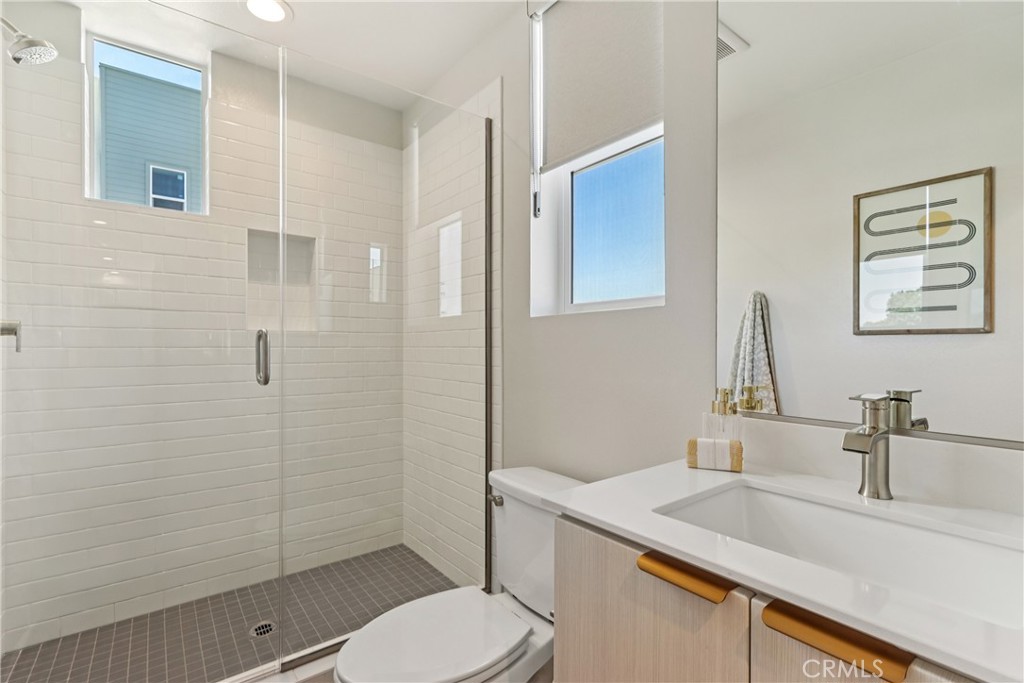 MLS #OC25272413 image #5