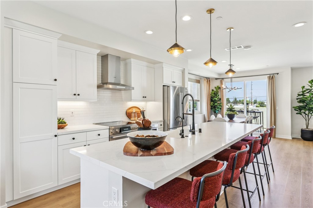 MLS #OC25272415 image #3