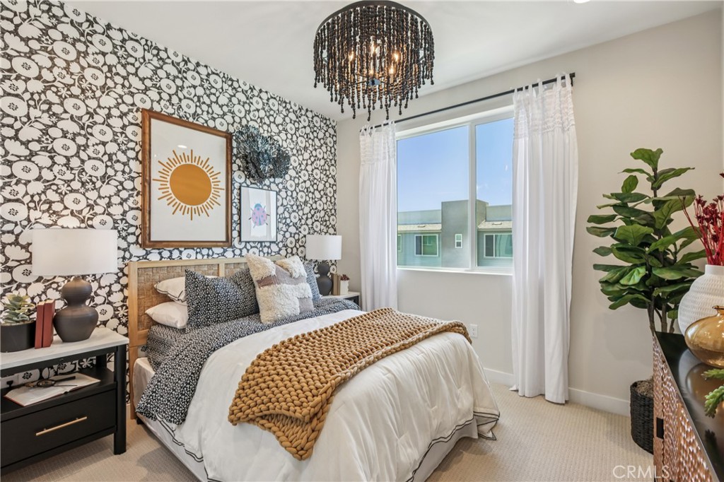 MLS #OC25272415 image #5