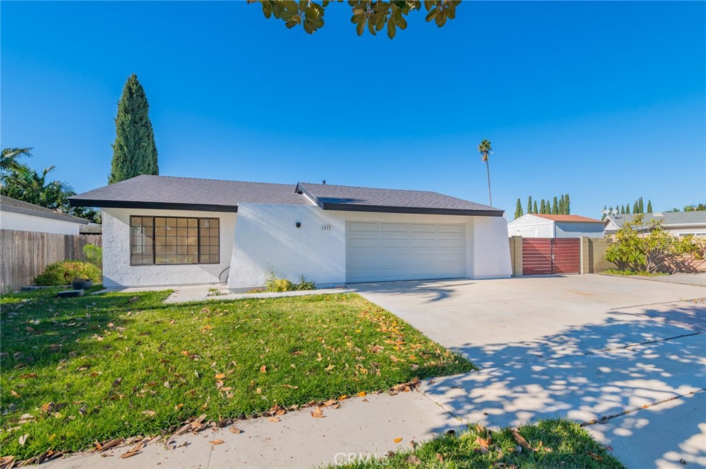 MLS #OC25272426 image #1