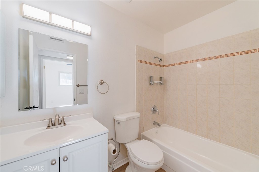 MLS #OC25272426 image #17