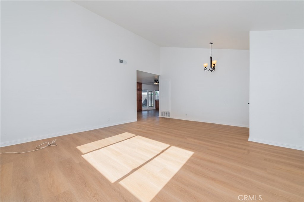 MLS #OC25272426 image #5