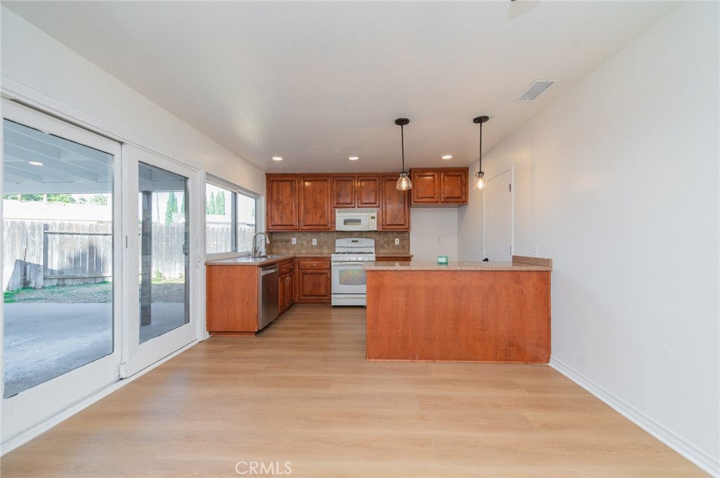 MLS #OC25272426 image #7