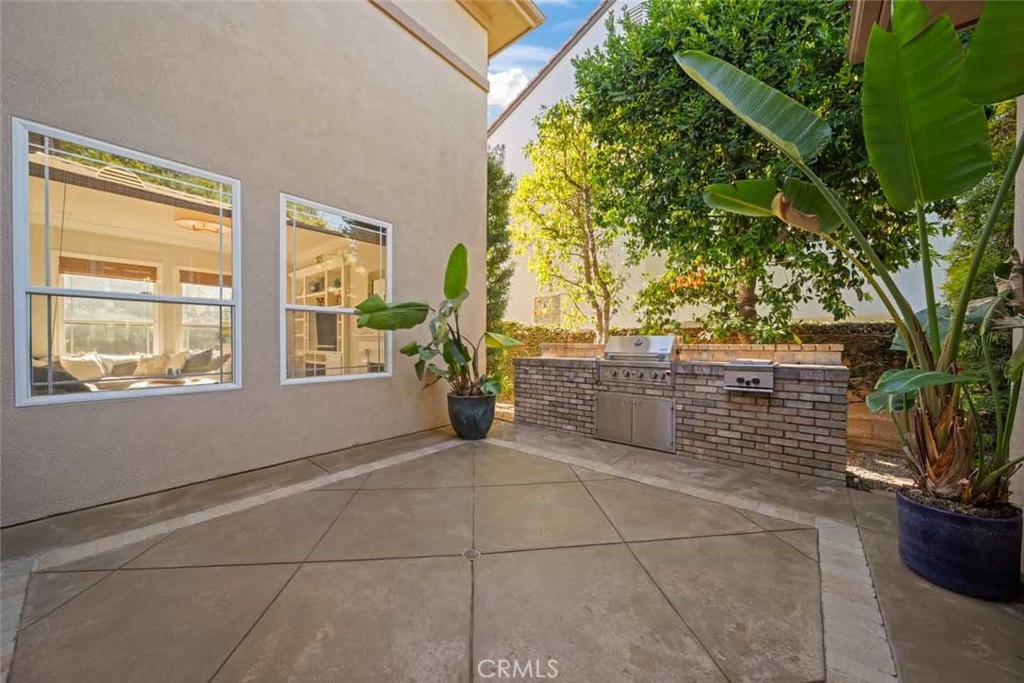 MLS #OC25272447 image #10