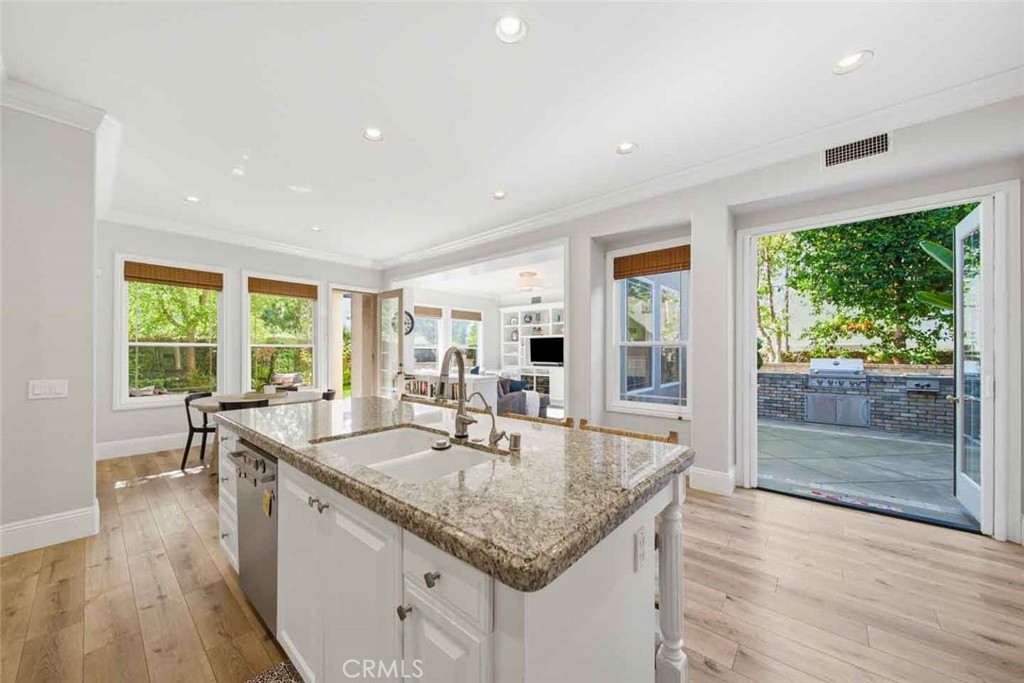 MLS #OC25272447 image #2