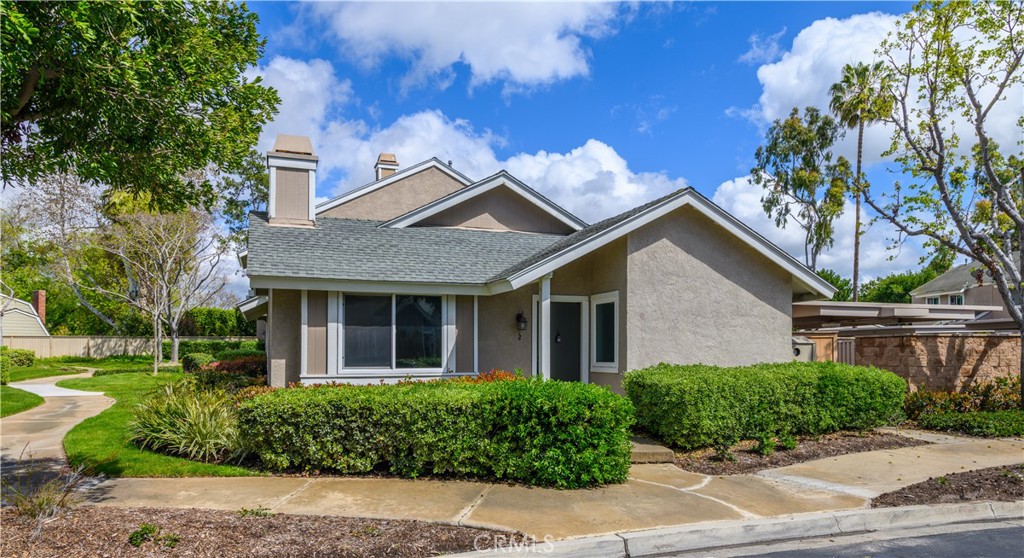 MLS #OC25272458 image #1