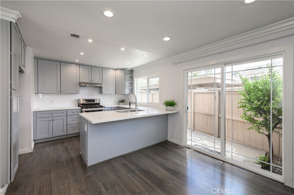 MLS #OC25272458 image #10