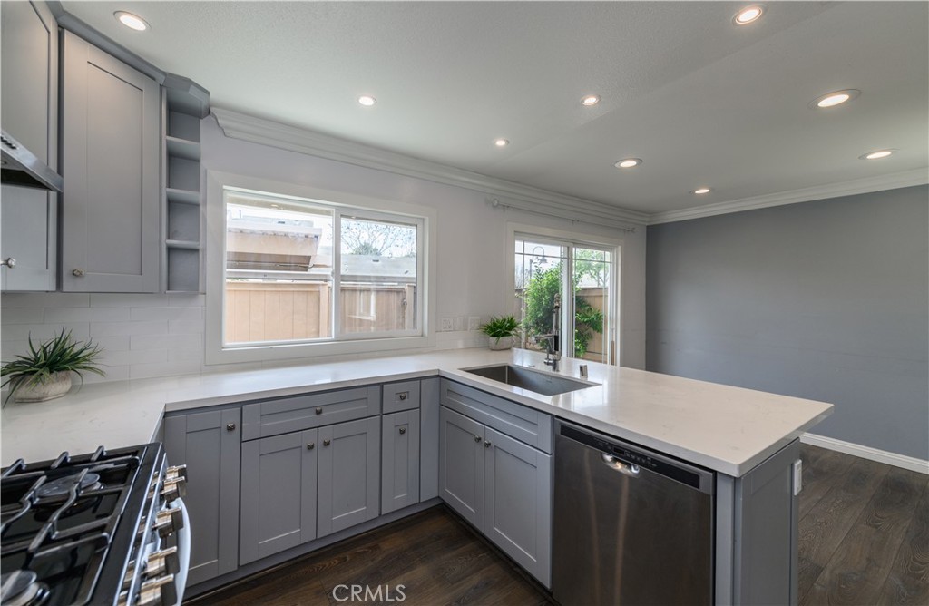 MLS #OC25272458 image #12