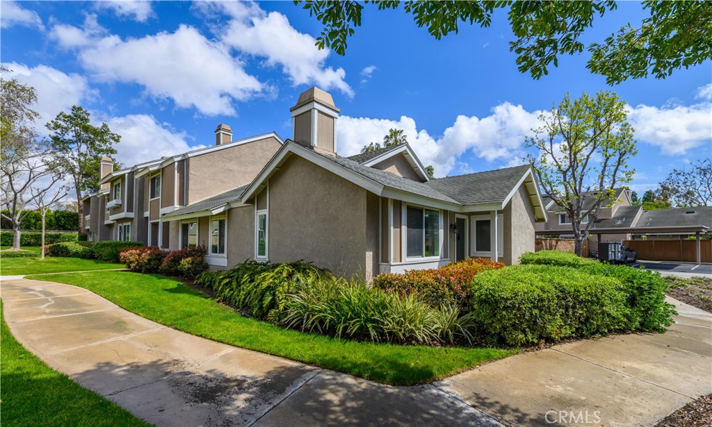 MLS #OC25272458 image #2