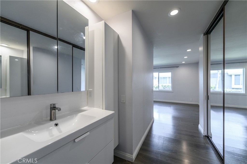 MLS #OC25272458 image #26