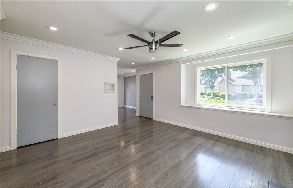 MLS #OC25272458 image #6