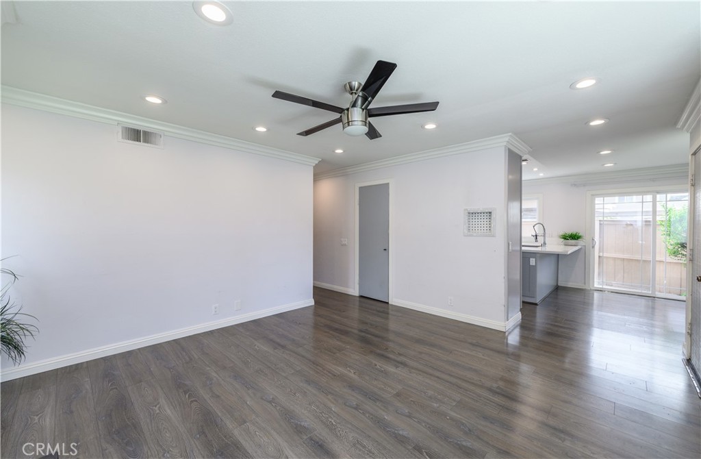 MLS #OC25272458 image #7