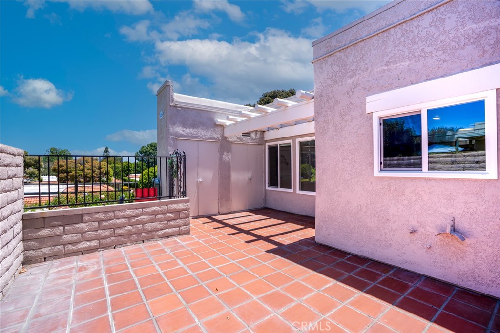 MLS #OC25272460 image #3