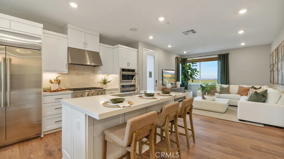 MLS #OC25272470 image #1