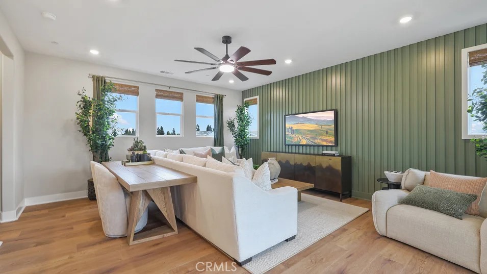 MLS #OC25272470 image #18