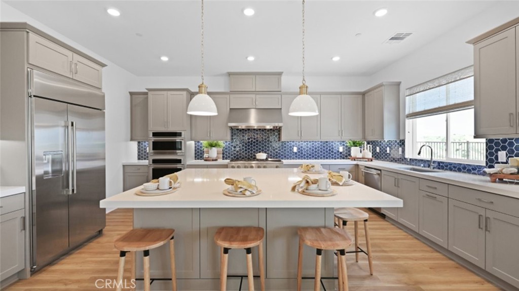 MLS #OC25272493 image #1