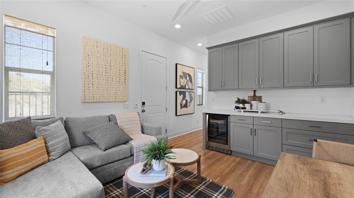 MLS #OC25272493 image #16