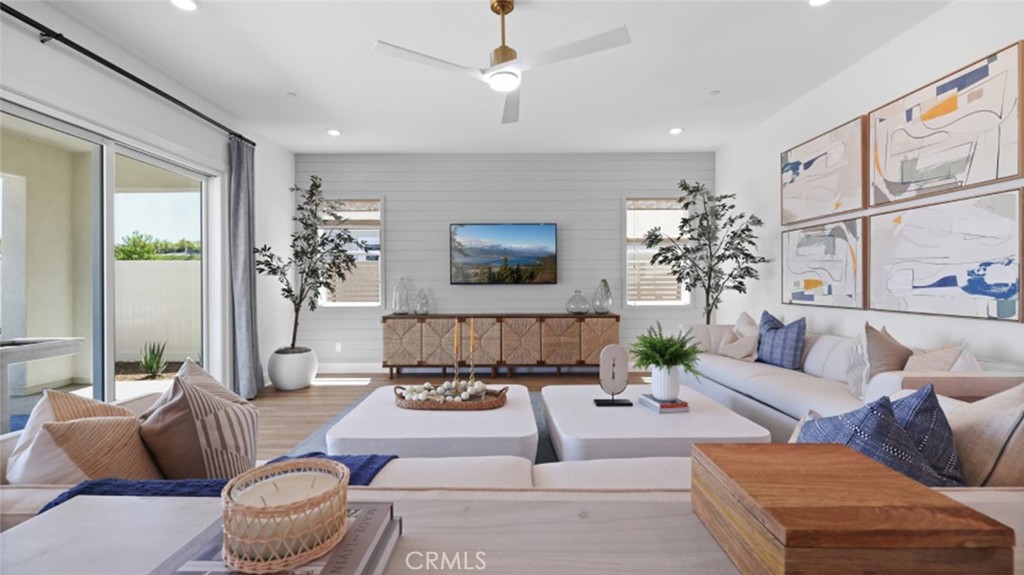 MLS #OC25272493 image #9