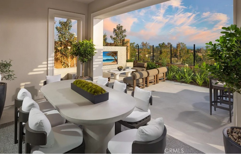 MLS #OC25272528 image #2