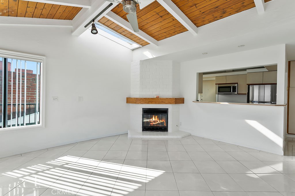 MLS #OC25272534 image #1