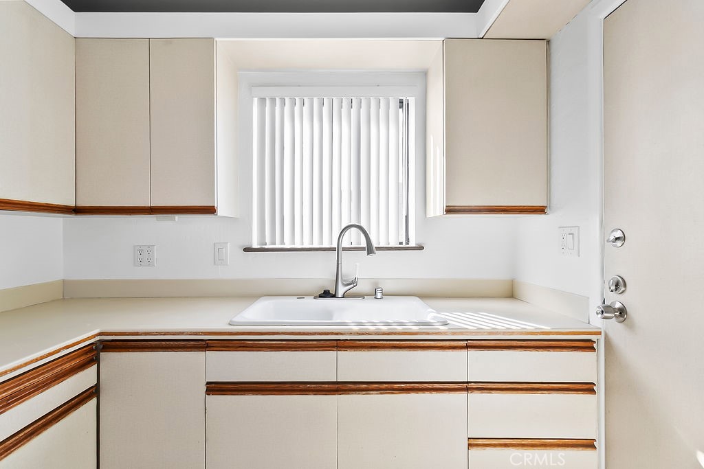 MLS #OC25272534 image #10