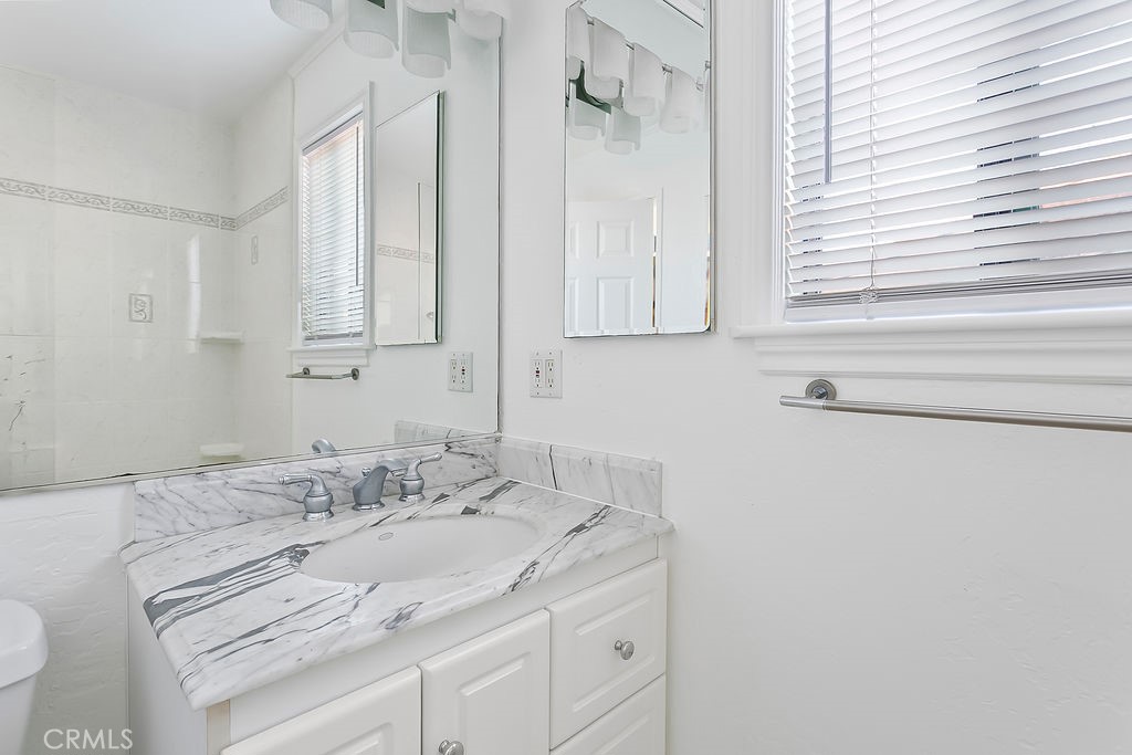 MLS #OC25272534 image #14