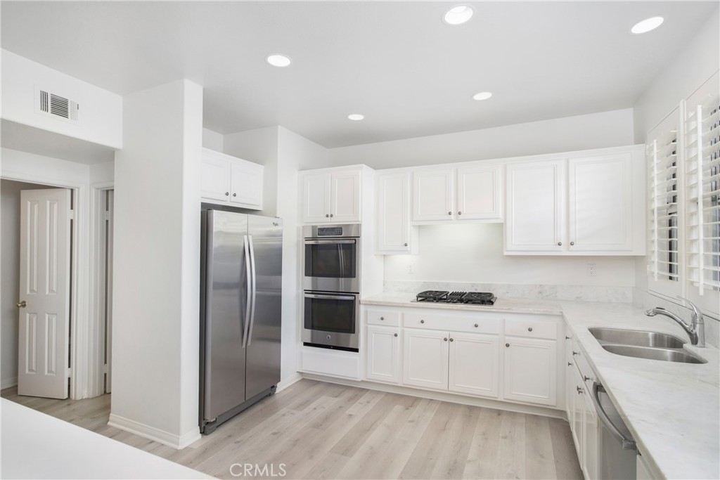 MLS #OC25272546 image #15