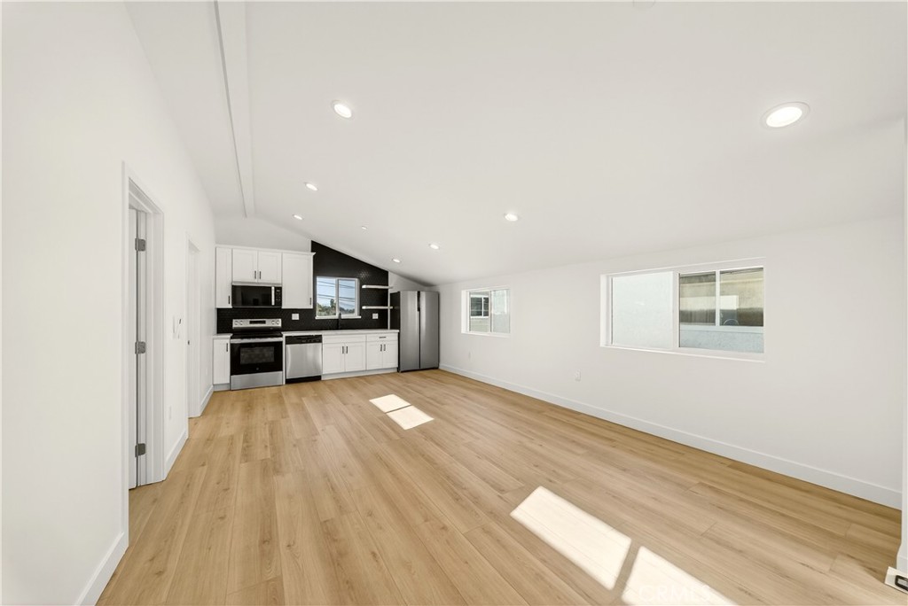 MLS #OC25272609 image #14