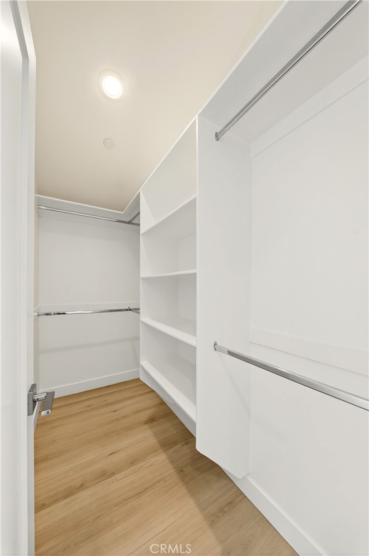 MLS #OC25272609 image #17