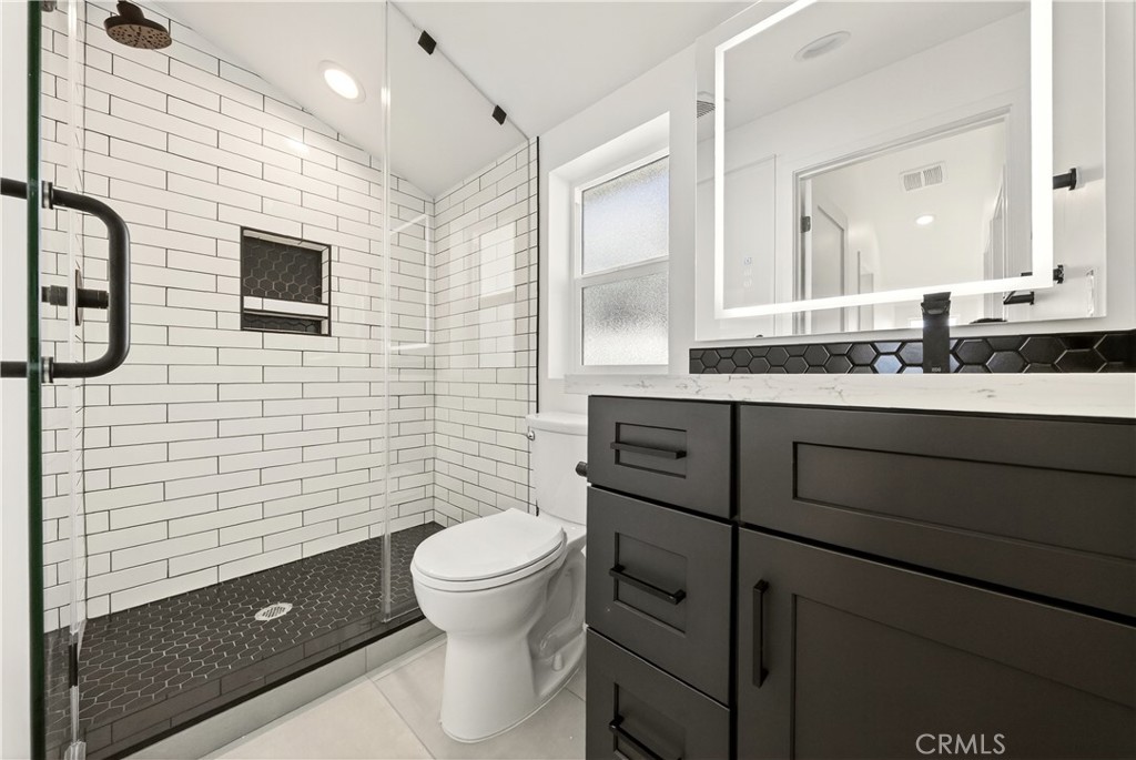 MLS #OC25272609 image #20