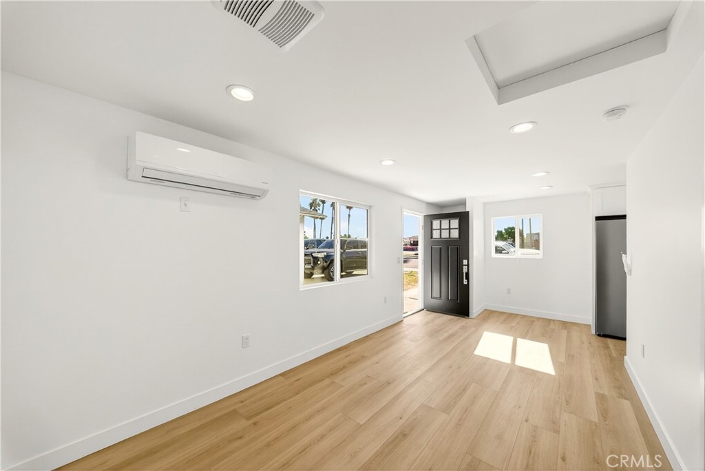 MLS #OC25272609 image #3