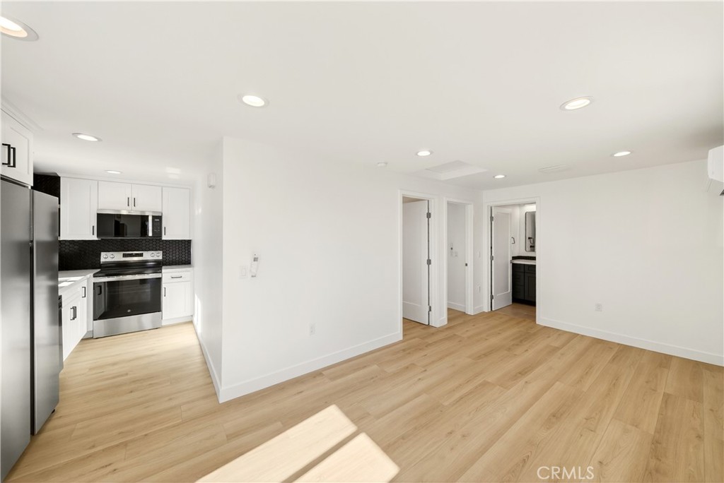 MLS #OC25272609 image #5