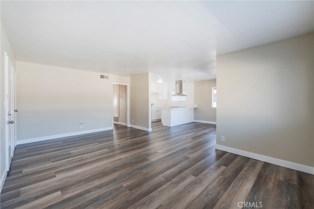 MLS #OC25272611 image #4