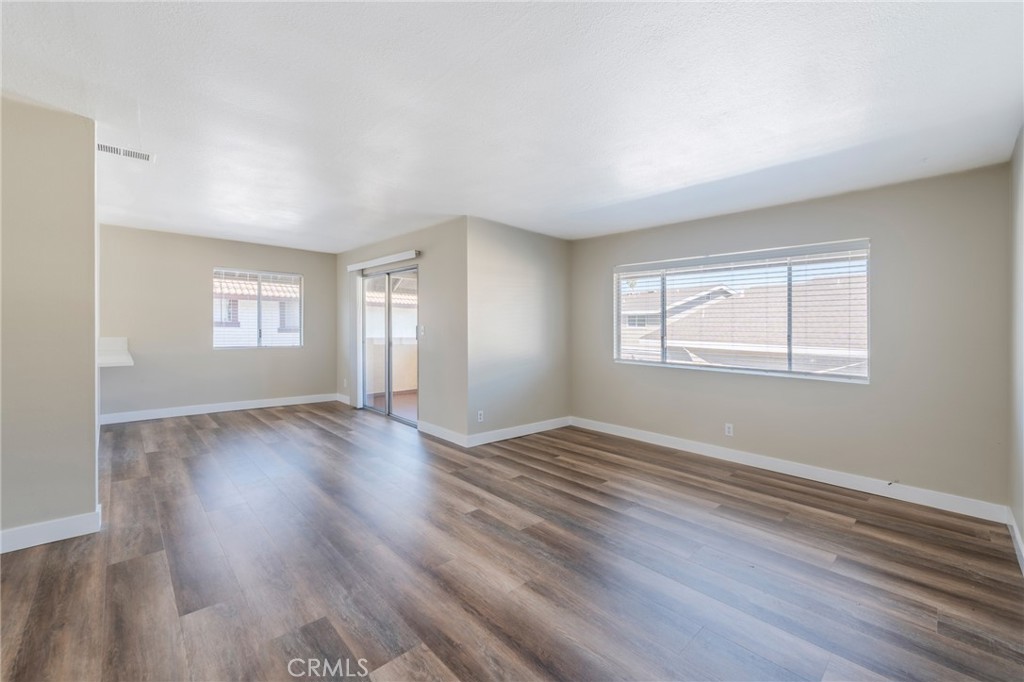 MLS #OC25272611 image #5