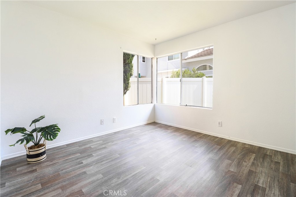 MLS #OC25272675 image #10