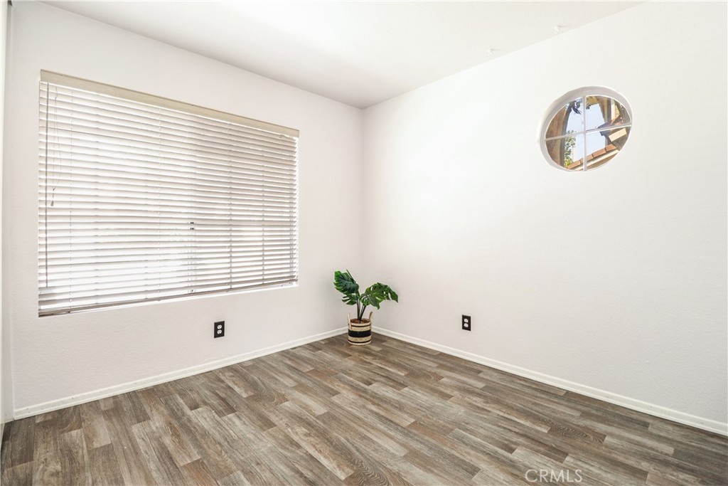 MLS #OC25272675 image #11