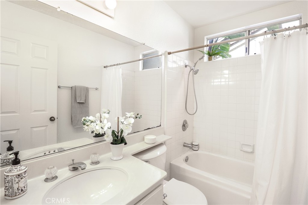 MLS #OC25272675 image #12