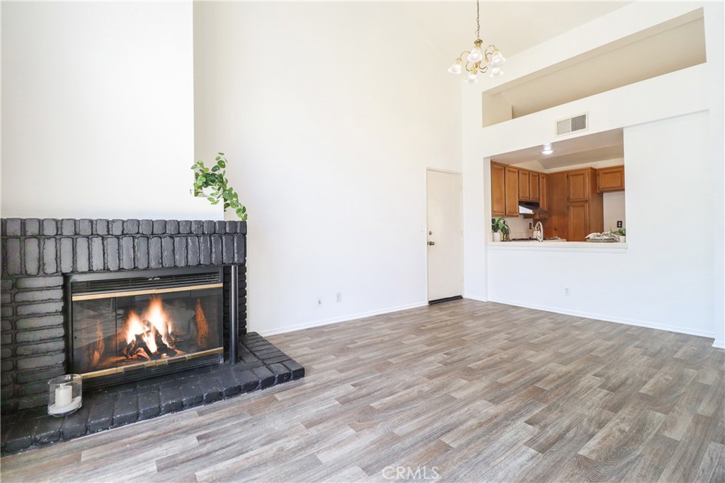 MLS #OC25272675 image #6